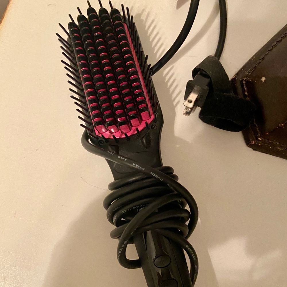 MiroPure hair straightening brush